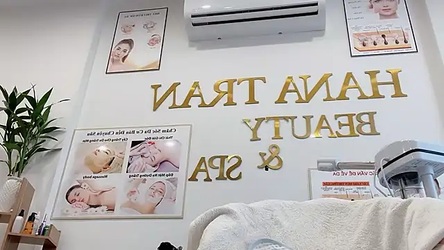 Snapshot of Katy_Bae chatting on October 11, 4:01 am Katy Bae online show from October 11, 4:01 am