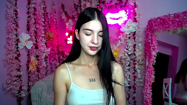 Snapshot of Lolli_Bennet chatting on July 27, 7:15 am Lolli Bennet online show from July 27, 7:15 am