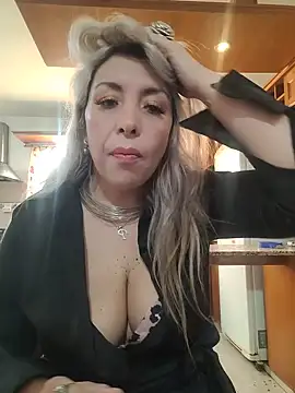 Snapshot of Aldana2015 chatting on August 7, 6:54 pm Aldana2015 online show from August 7, 6:54 pm
