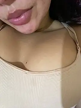 Snapshot of mels011 chatting on July 27, 4:25 pm mels011 online show from July 27, 4:25 pm