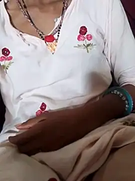 Snapshot of riya_rao12 chatting on August 3, 6:34 am riya rao12 online show from August 3, 6:34 am