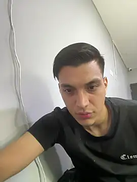 Snapshot of TheVoyeurBoy chatting on July 29, 1:48 am TheVoyeurBoy online show from July 29, 1:48 am