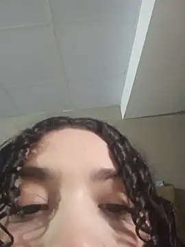 Snapshot of canela_andre chatting on August 3, 7:28 pm canela andre online show from August 3, 7:28 pm