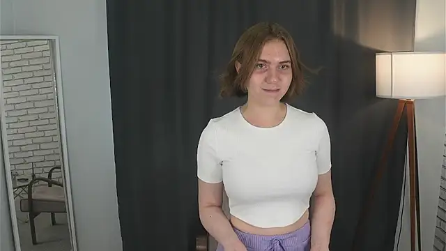 Snapshot of MikkiMazzillo chatting on July 25, 3:15 am MikkiMazzillo online show from July 25, 3:15 am
