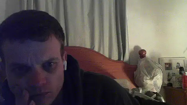 Snapshot of UncratedFatigue chatting on July 31, 4:17 pm UncratedFatigue online show from July 31, 4:17 pm