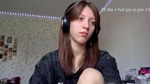 Snapshot of CornyPlaten chatting on August 1, 9:30 am CornyPlaten online show from August 1, 9:30 am