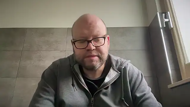 theitalianbear online show from November 4, 8:24 am