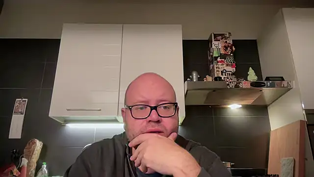 theitalianbear online show from November 22, 4:11 am