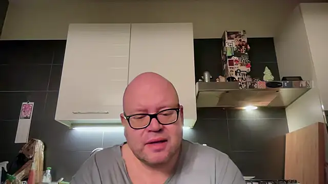 theitalianbear online show from April 28, 2:10 am