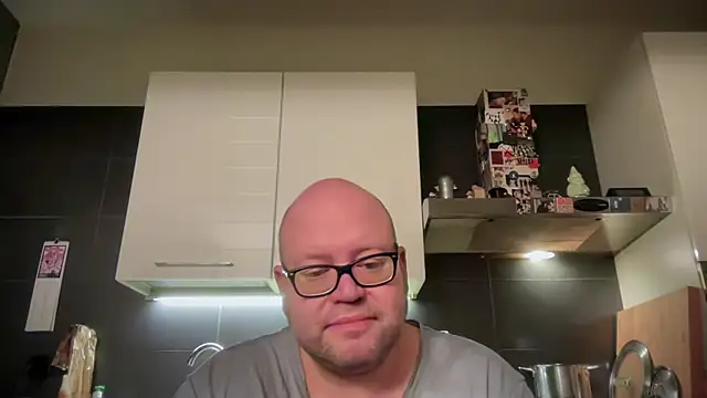 theitalianbear online show from April 29, 12:48 am