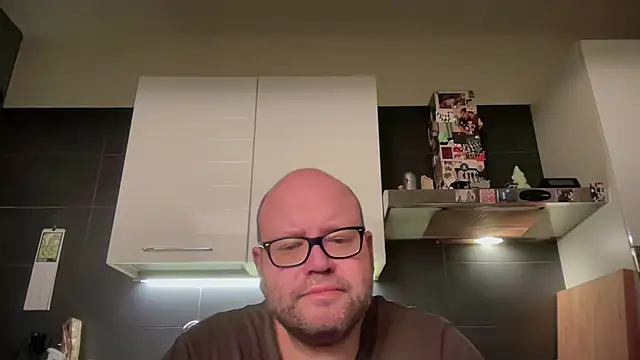 Snapshot of theitalianbear chatting on May 5, 1:57 am theitalianbear online show from May 5, 1:57 am