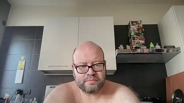 Snapshot of theitalianbear chatting on June 13, 5:38 am theitalianbear online show from June 13, 5:38 am