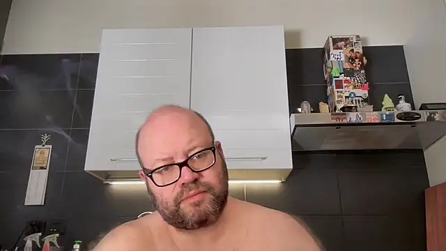 Snapshot of theitalianbear chatting on June 15, 7:54 am theitalianbear online show from June 15, 7:54 am