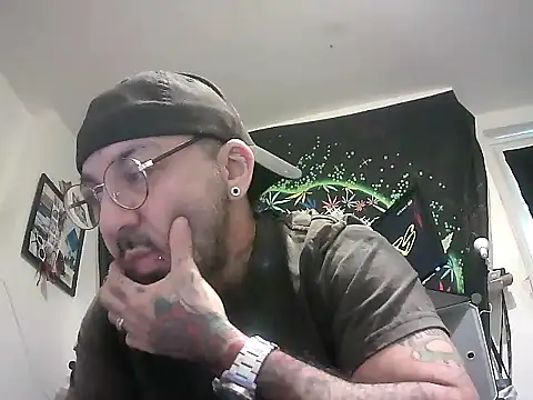 MagicStickBoy online show from April 3, 1:42 pm