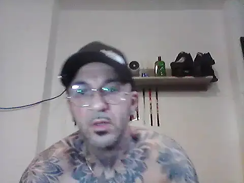 Snapshot of MagicStickBoy chatting on July 10, 2:08 pm MagicStickBoy online show from July 10, 2:08 pm