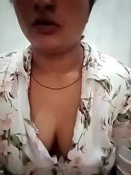 Snapshot of Avni_Yadav_001 chatting on July 28, 12:48 pm Avni Yadav 001 online show from July 28, 12:48 pm