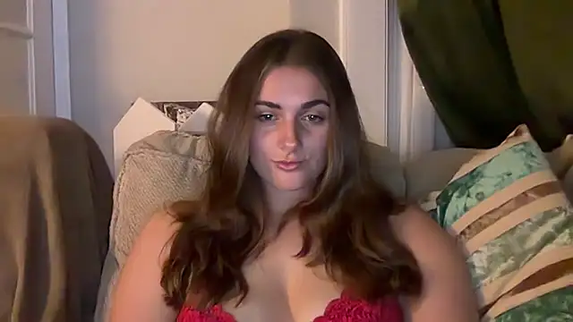 Snapshot of x_iris_x chatting on August 5, 9:39 pm x iris x online show from August 5, 9:39 pm