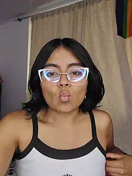 Snapshot of MoonVanesa chatting on August 2, 4:05 pm MoonVanesa online show from August 2, 4:05 pm