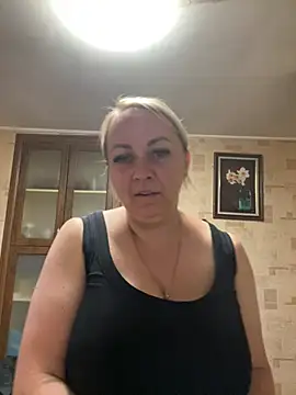 Snapshot of NattaKis chatting on August 8, 4:09 pm NattaKis online show from August 8, 4:09 pm