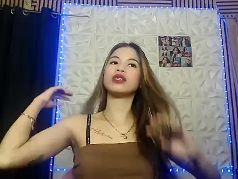 Snapshot of Petite_Jacky18 chatting on August 4, 12:52 pm Petite Jacky18 online show from August 4, 12:52 pm