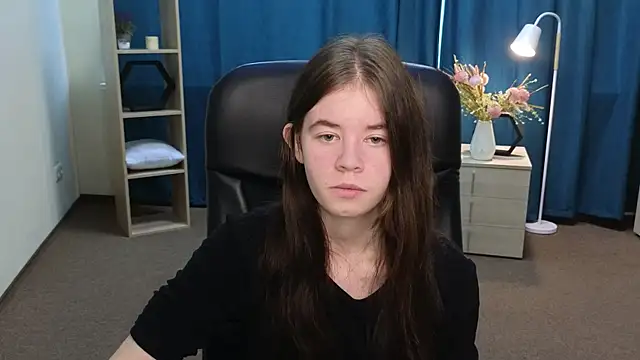 Snapshot of NicolaDevis chatting on July 30, 8:46 am NicolaDevis online show from July 30, 8:46 am