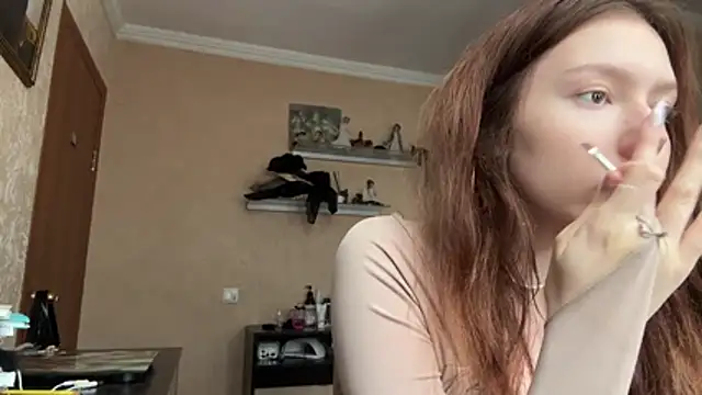 Snapshot of AliceLoveq chatting on July 31, 10:47 am AliceLoveq online show from July 31, 10:47 am