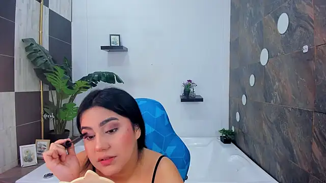 Snapshot of Cloe_Hanson chatting on July 30, 10:47 am Cloe Hanson online show from July 30, 10:47 am