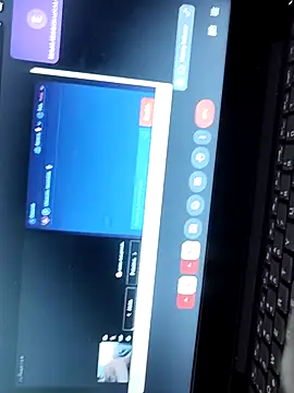 Snapshot of immenhot chatting on July 28, 8:52 pm immenhot online show from July 28, 8:52 pm