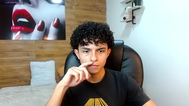 Curly Phillip online show from July 30, 7:57 pm