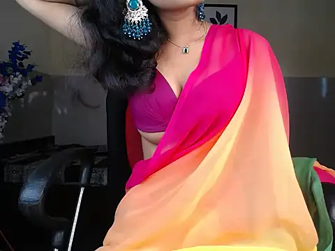 Snapshot of Loving_heena chatting on July 30, 7:18 am Loving heena online show from July 30, 7:18 am