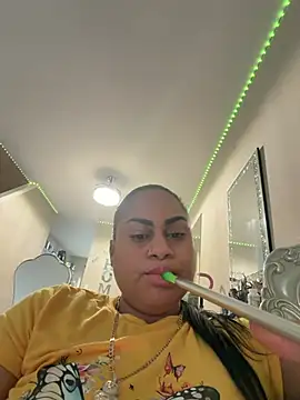 Snapshot of nickaury25 chatting on August 1, 8:52 pm nickaury25 online show from August 1, 8:52 pm