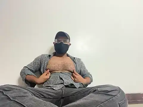 Snapshot of hairybear777 chatting on July 31, 6:46 am hairybear777 online show from July 31, 6:46 am
