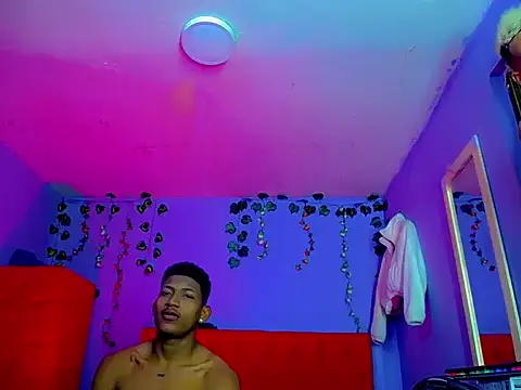 Snapshot of TyssonBeckfordd chatting on August 4, 9:17 pm TyssonBeckfordd online show from August 4, 9:17 pm