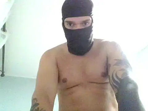 Snapshot of AdamQuest chatting on July 31, 11:59 pm AdamQuest online show from July 31, 11:59 pm