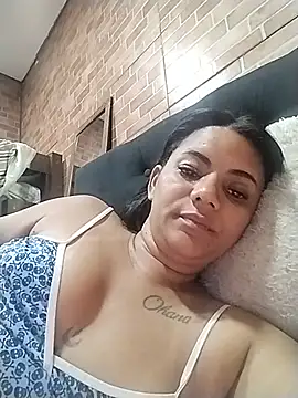 Snapshot of Brenda_sales69 chatting on August 4, 4:04 am Brenda sales69 online show from August 4, 4:04 am