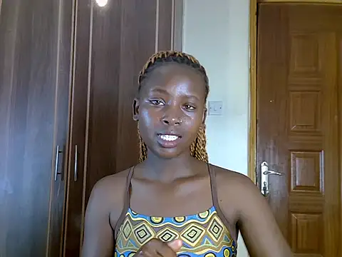 Snapshot of sexycatalina245 chatting on August 5, 10:07 am sexycatalina245 online show from August 5, 10:07 am