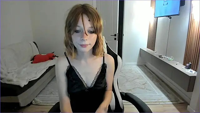 Snapshot of miss_mollysally chatting on August 7, 1:35 pm miss mollysally online show from August 7, 1:35 pm