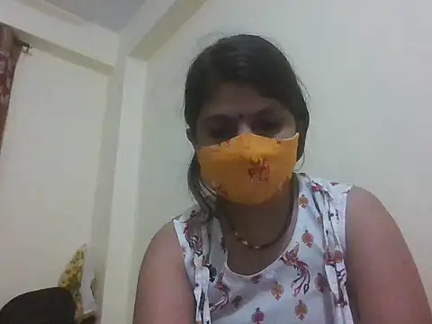 Snapshot of Sexxytannu chatting on August 4, 8:22 pm Sexxytannu online show from August 4, 8:22 pm