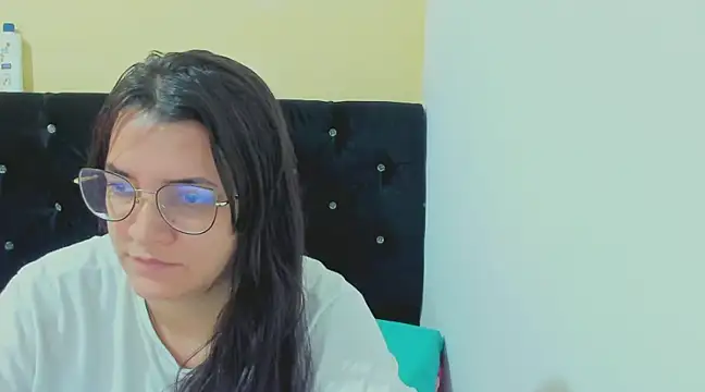 MARILYN GARCIA online show from December 13, 2:38 pm