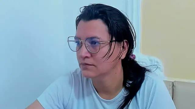 MARILYN GARCIA online show from March 2, 3:27 pm