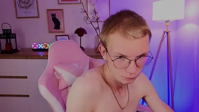 justleo   online show from August 9, 1:07 am