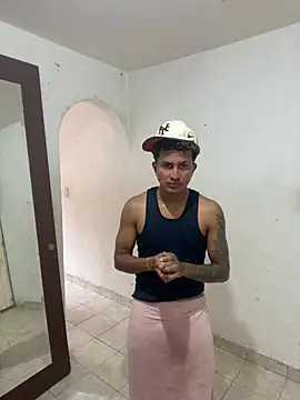 Snapshot of ianruiz0 chatting on August 8, 8:22 pm ianruiz0 online show from August 8, 8:22 pm