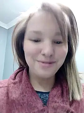 Snapshot of Tinybabeplays chatting on August 6, 2:08 pm Tinybabeplays online show from August 6, 2:08 pm