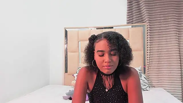Snapshot of wenndywilliamss chatting on August 6, 10:17 am wenndywilliamss online show from August 6, 10:17 am