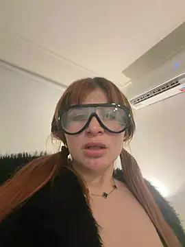 Snapshot of sirenita69 chatting on August 6, 12:45 am sirenita69 online show from August 6, 12:45 am