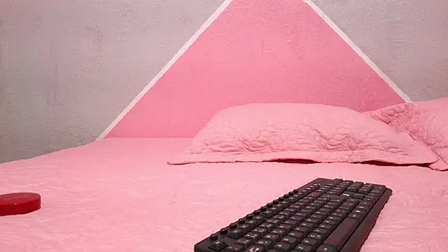 Snapshot of Saraangel_11 chatting on August 8, 4:36 am Saraangel 11 online show from August 8, 4:36 am