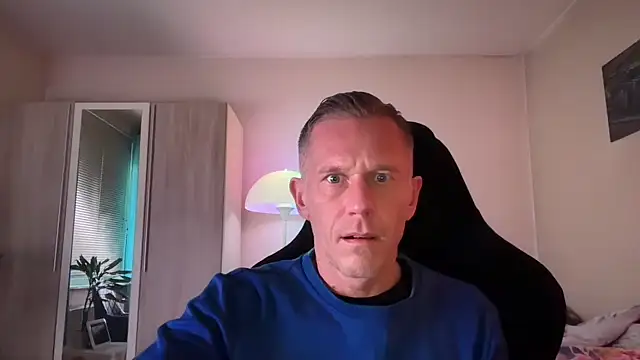 Snapshot of slaveboy2016@xh chatting on October 26, 3:29 pm slaveboy2016xh online show from October 26, 3:29 pm