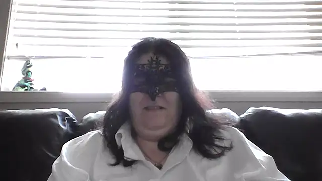 Snapshot of ScarletVixxen chatting on August 9, 7:52 pm ScarletVixxen online show from August 9, 7:52 pm