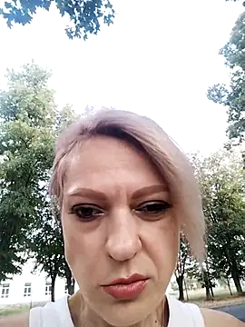 Snapshot of JessieDens chatting on August 7, 2:41 pm JessieDens online show from August 7, 2:41 pm