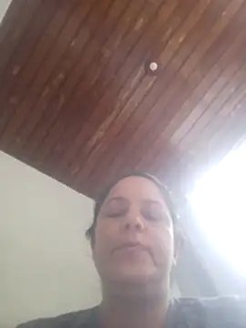 Snapshot of tiazinhaMilf chatting on August 8, 3:47 pm tiazinhaMilf online show from August 8, 3:47 pm